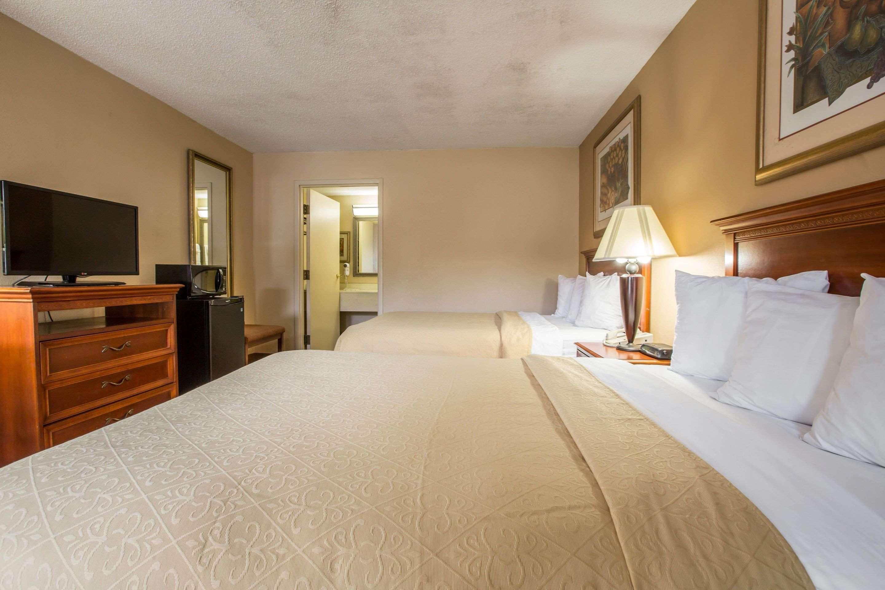 Quality Inn & Suites Hanes Mall Winston-Salem Eksteriør billede