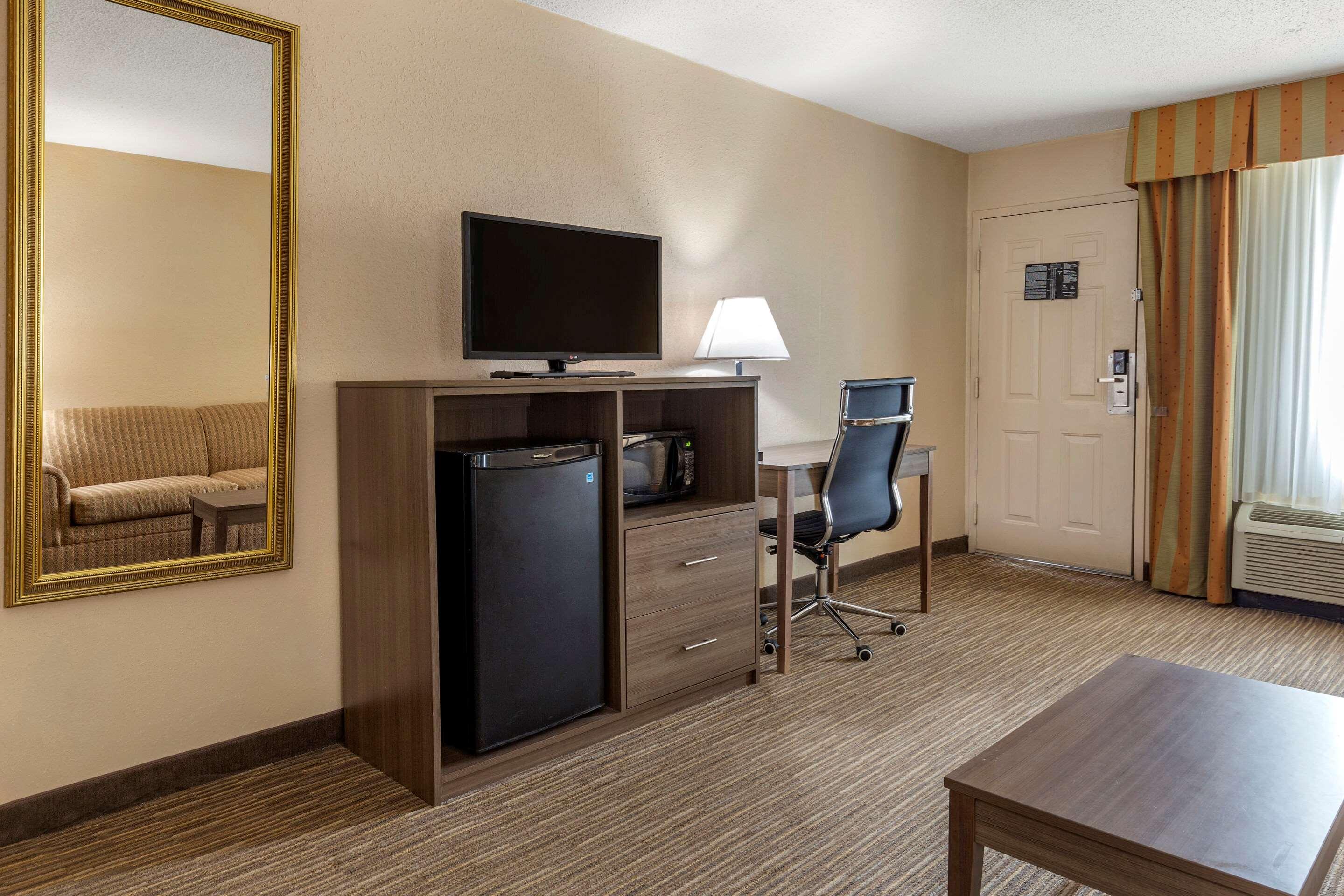 Quality Inn & Suites Hanes Mall Winston-Salem Eksteriør billede