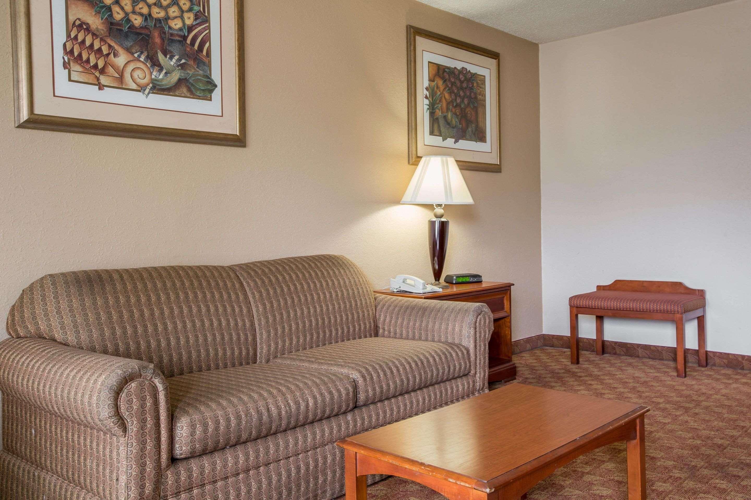 Quality Inn & Suites Hanes Mall Winston-Salem Eksteriør billede