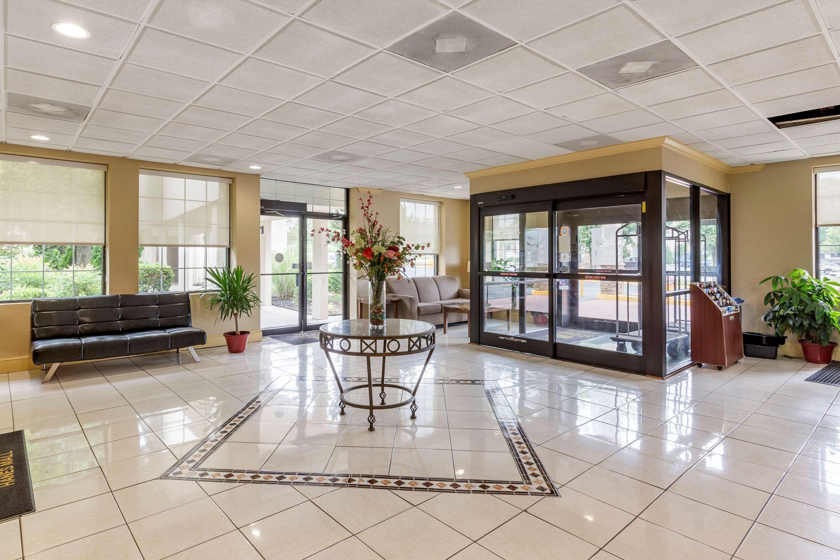Quality Inn & Suites Hanes Mall Winston-Salem Eksteriør billede